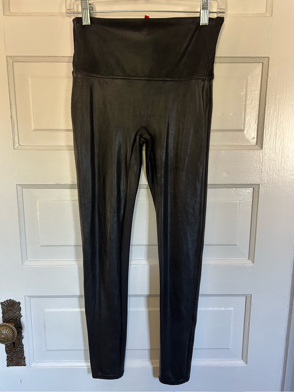SPANX Black Coated Faux Leather High-Waist Shaping Leggings. Size Large